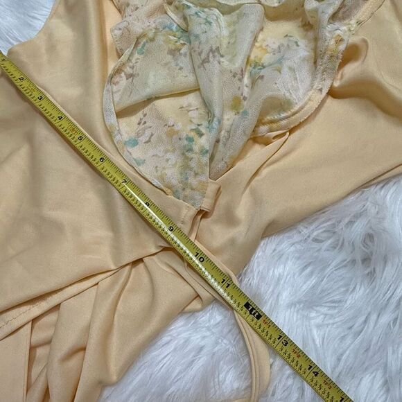 Vintage 1970s Yellow Floral Wrap Dress Angel Flutter Extra Small Stevie - Picture 6 of 7